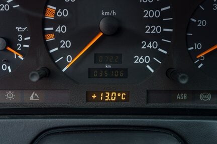 Mercedes-Benz SL Series SL500 16