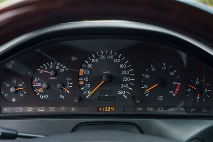 Mercedes-Benz SL Series SL500 15