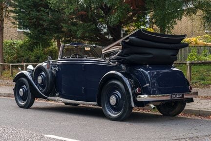 Mercedes-Benz 220 W21 5