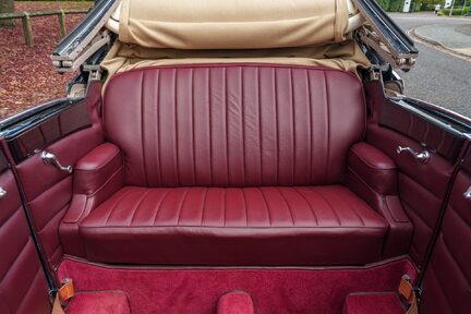 Mercedes-Benz 220 W21 22