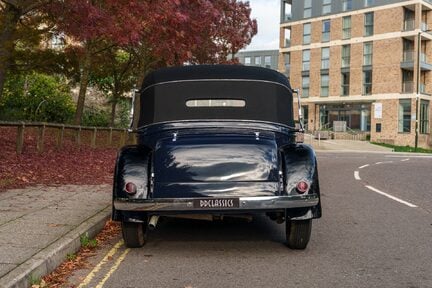 Mercedes-Benz 220 W21 8