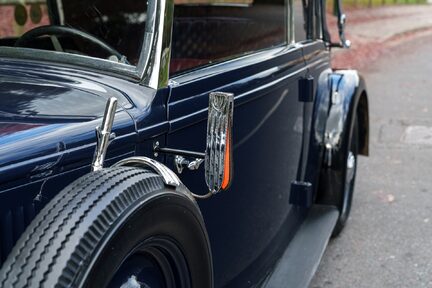 Mercedes-Benz 220 W21 11