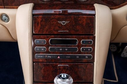 Bentley Brooklands Coupé 16