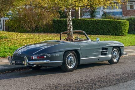 Mercedes-Benz SL 300SL Roadster 3