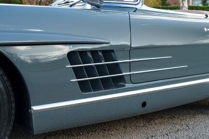 Mercedes-Benz SL 300SL Roadster 9