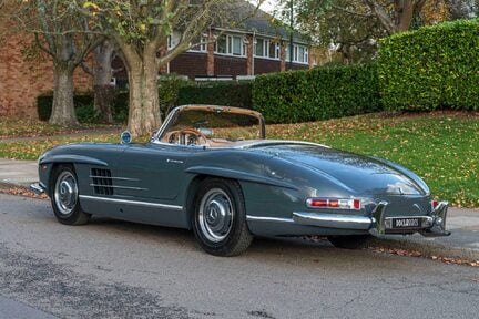 Mercedes-Benz SL 300SL Roadster 4