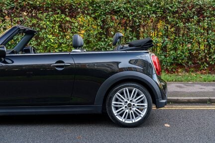 Mini Cooper Convertible Exclusive 13
