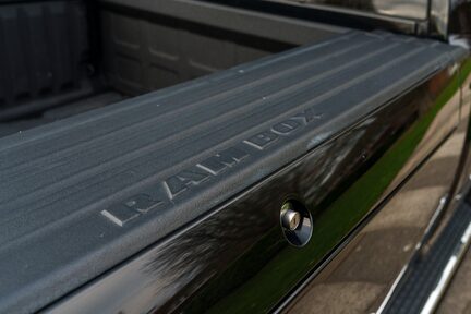 Dodge Ram Laramie 2500 Heavy Duty Cummins Turbo Diesel 33