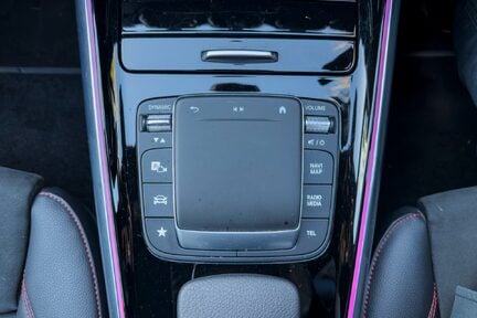 Mercedes-Benz EQA 350 4MATIC AMG LINE PREMIUM 15