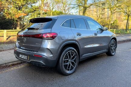 Mercedes-Benz EQA 350 4MATIC AMG LINE PREMIUM 3