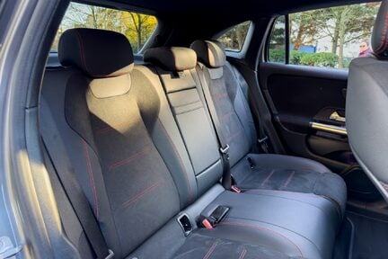 Mercedes-Benz EQA 350 4MATIC AMG LINE PREMIUM 17