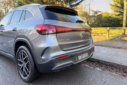 Mercedes-Benz EQA 350 4MATIC AMG LINE PREMIUM 10