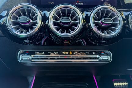 Mercedes-Benz EQA 350 4MATIC AMG LINE PREMIUM 14