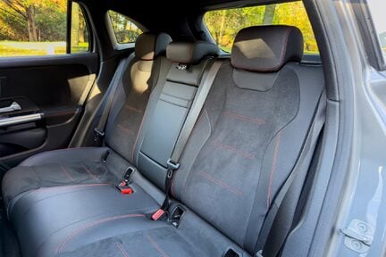 Mercedes-Benz EQA 350 4MATIC AMG LINE PREMIUM 19