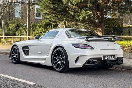 Mercedes-Benz SLS Black Series 4