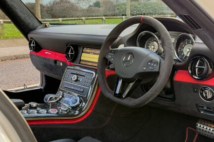 Mercedes-Benz SLS Black Series 17