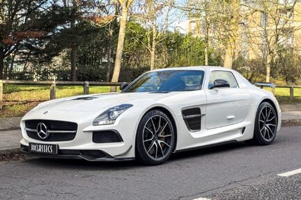 Mercedes-Benz SLS Black Series 1