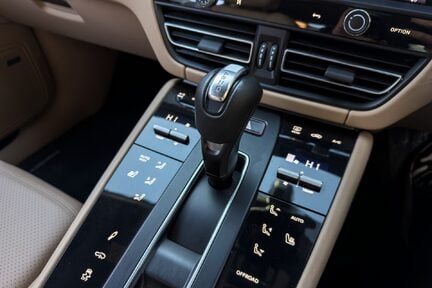 Porsche Macan GTS PDK 19