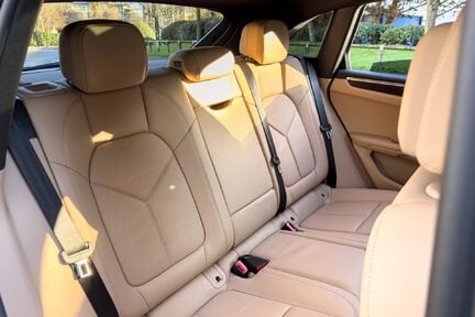 Porsche Macan GTS PDK 23