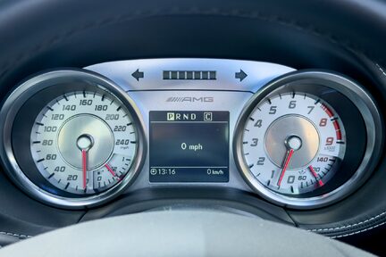 Mercedes-Benz SLS AMG Gullwing 12