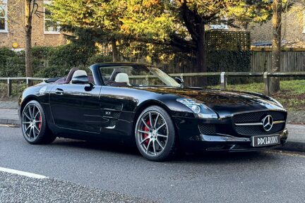 Mercedes-Benz SLS AMG GT ROADSTER 2