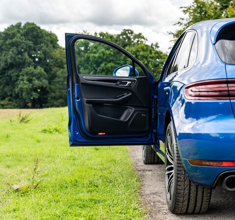 Porsche Macan TURBO PERFORMANCE PACKAGE 1