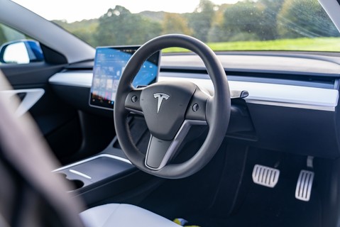 Tesla Model 3 PERFORMANCE 10