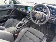 Porsche 911 CARRERA 4 GTS PDK 9