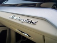 Lamborghini Urus V8 14