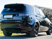 Land Rover Discovery D300 R-DYNAMIC SE 3
