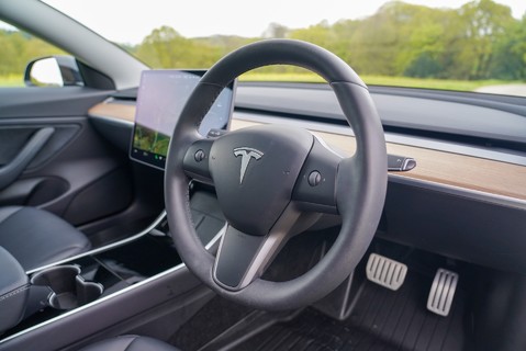 Tesla Model 3 PERFORMANCE AWD 11