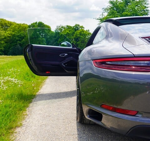 Porsche 911 CARRERA GTS PDK 1