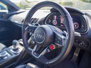 Audi R8 V10 PLUS COUPE 12