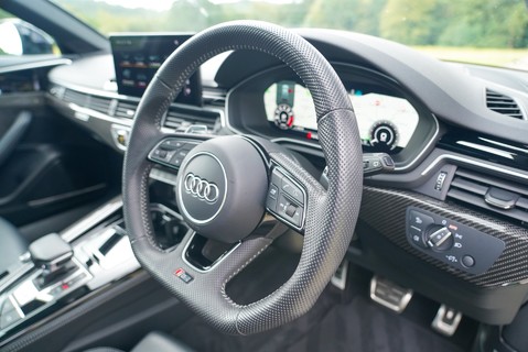 Audi RS4 CARBON BLACK 12