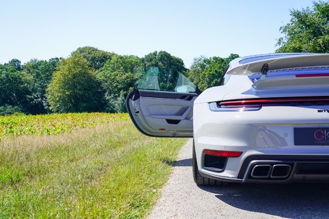 Porsche 911 TURBO S PDK 7