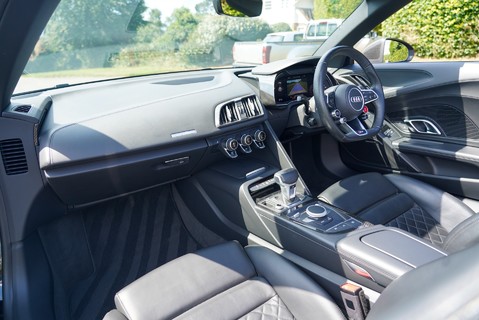 Audi R8 V10 PLUS QUATTRO 7