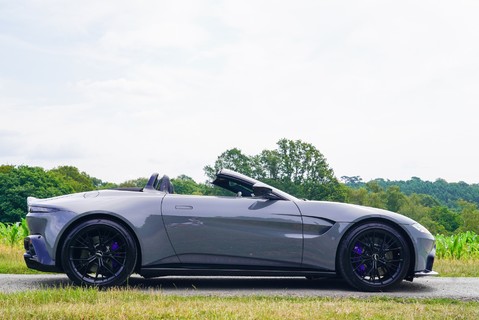 Aston Martin Vantage V8 Roadster 3