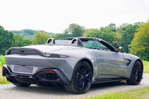 Aston Martin Vantage V8 Roadster 4