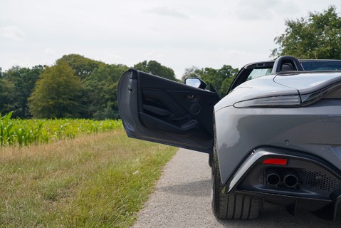 Aston Martin Vantage V8 Roadster 7