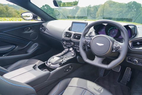 Aston Martin Vantage V8 Roadster 10
