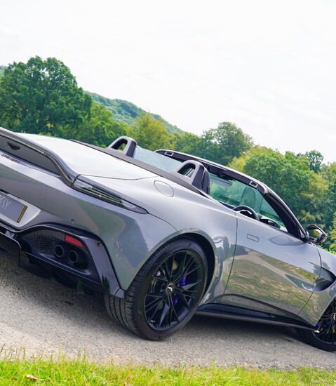 Aston Martin Vantage V8 Roadster 1