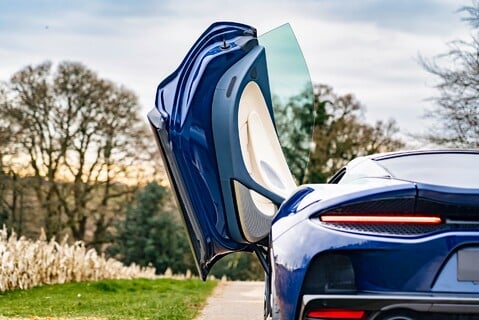 McLaren GT V8 SSG 7