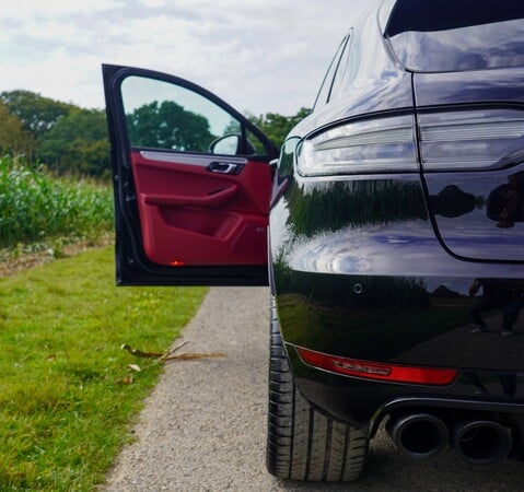 Porsche Macan TURBO PDK 1