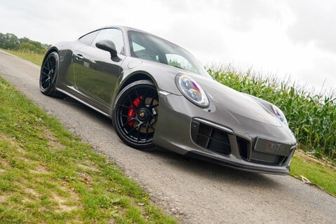 Porsche 911 CARRERA GTS PDK 19