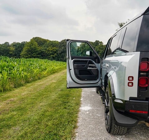 Land Rover Defender 110 3.0 D250 XS EDITION 1