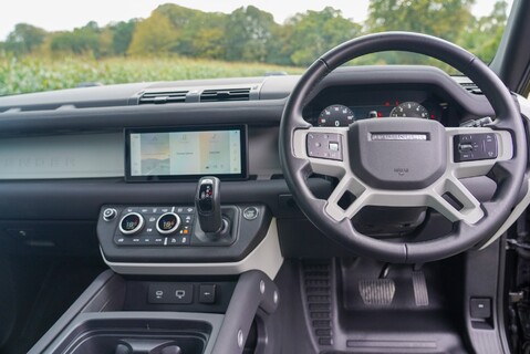 Land Rover Defender P400E XS EDITION HYBRID 11