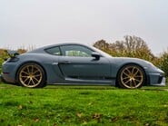 Porsche 718 CAYMAN GT4 PDK 3