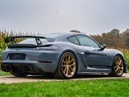 Porsche 718 CAYMAN GT4 PDK 4