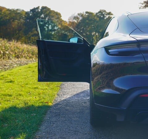 Porsche Taycan TURBO 93KWH 1