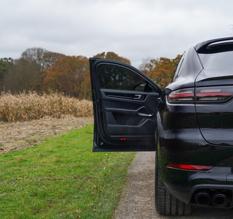 Porsche Cayenne COUPE TURBO S HYBRID 1